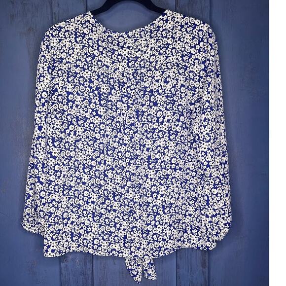 Collective Concepts (L) Naline Pleat Detail Tie Top - Stitch Fix V Neck Blouse - Picture 9 of 11